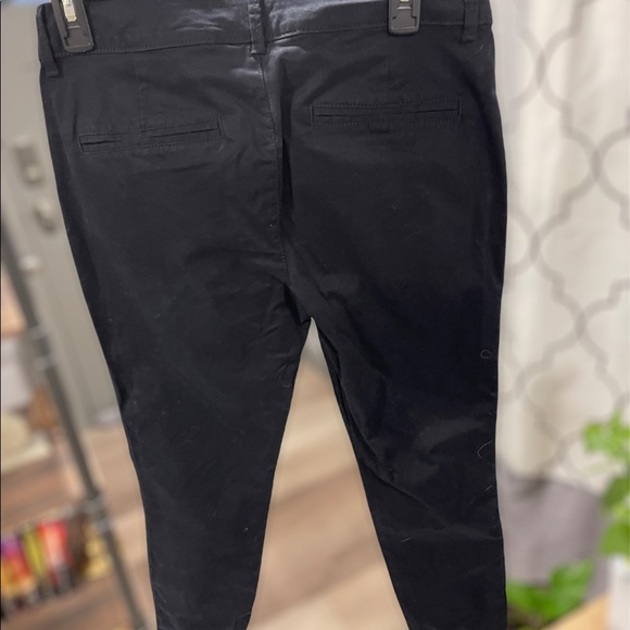 Old Navy Pixie Pant Size 4 - Picture 2 of 3